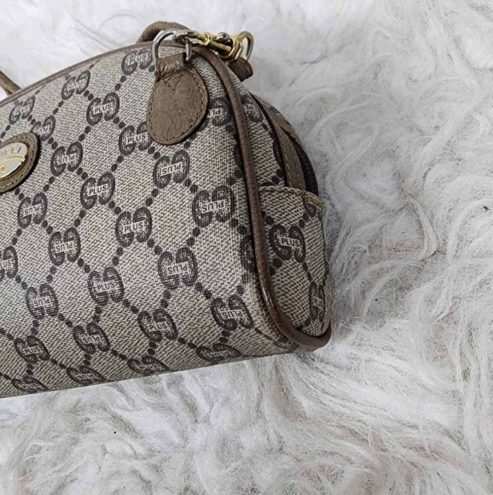 Vintage Gucci GG Plus Crossbody Bag – Rare Collector’s Piece - Picture 4 of 12